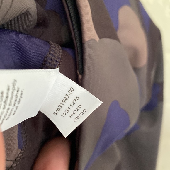 Athleta ultimate stash pocket printed 7/8 camo tights leggings small tall‎ - Picture 8 of 11